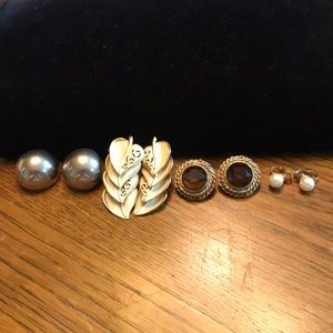 Ladies vintage costume jewelry earrings